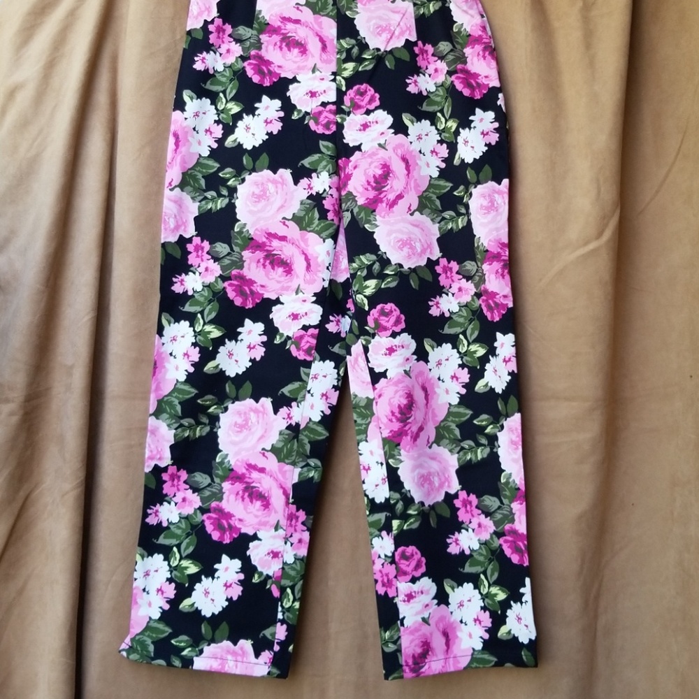 St John's Bay Capri Pants